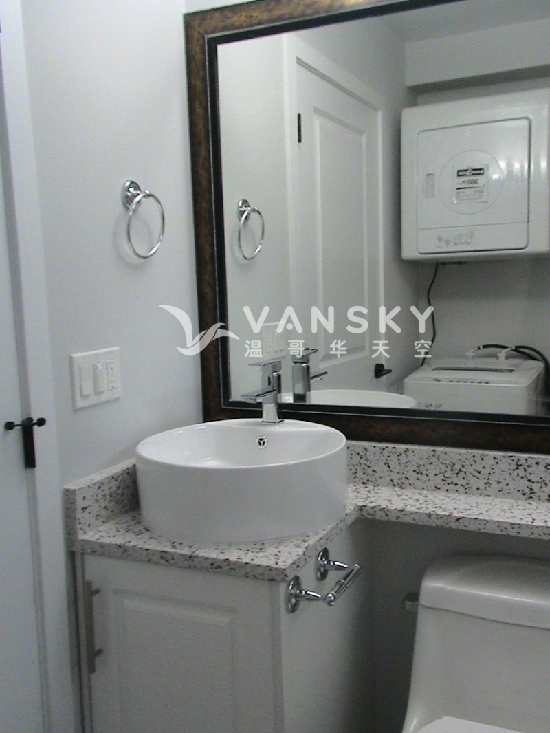 260628105909_4-Main Bathroom-Left.JPG